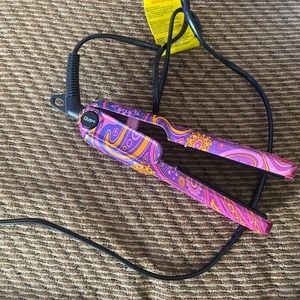 mini travel size flat iron